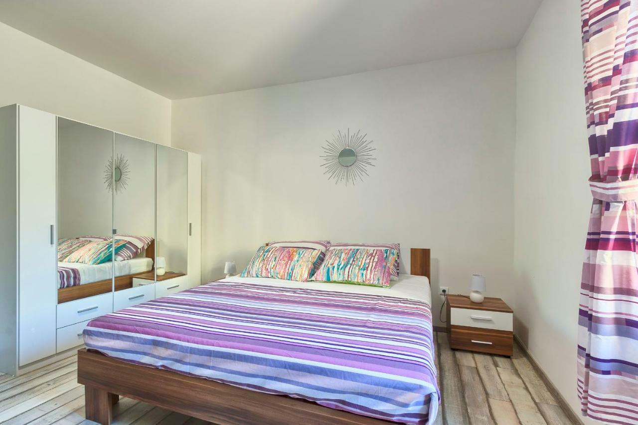 Apartment Amfiteatar Moris PUY Exterior foto